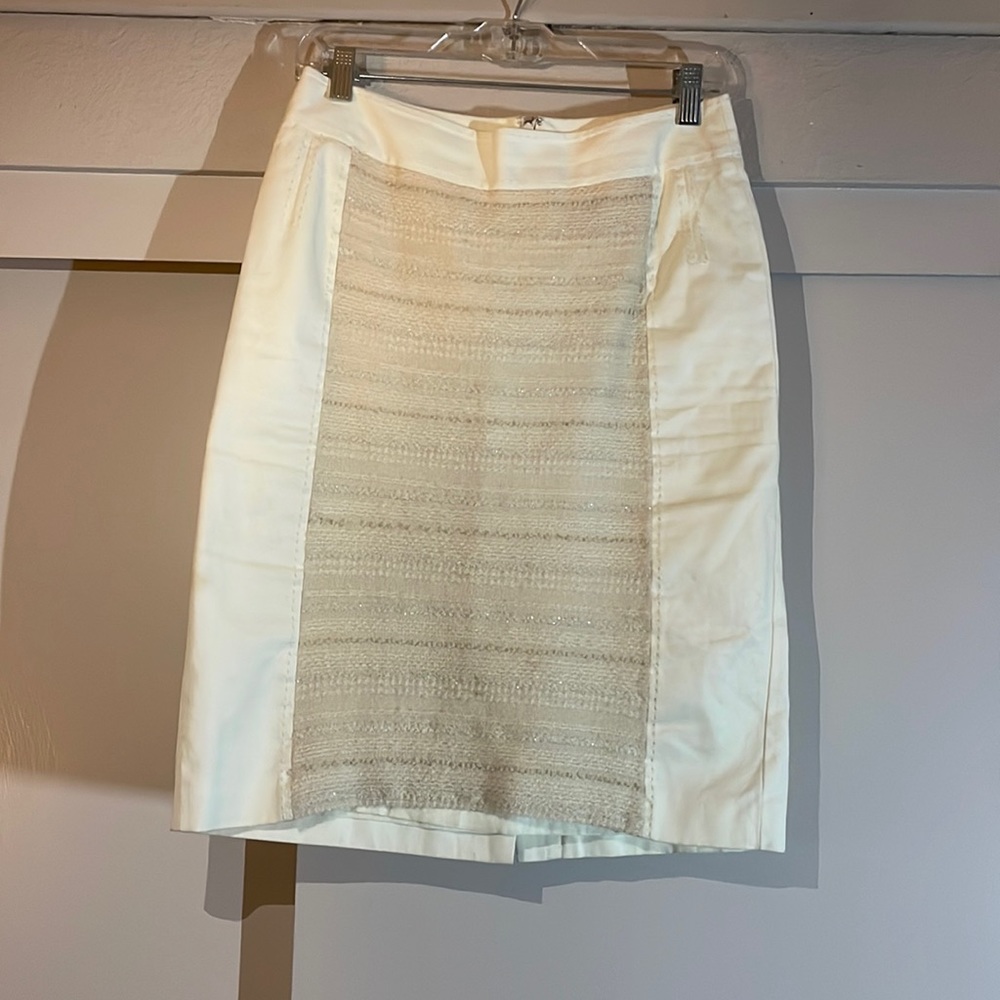 Tory Burch size 6 white skirt